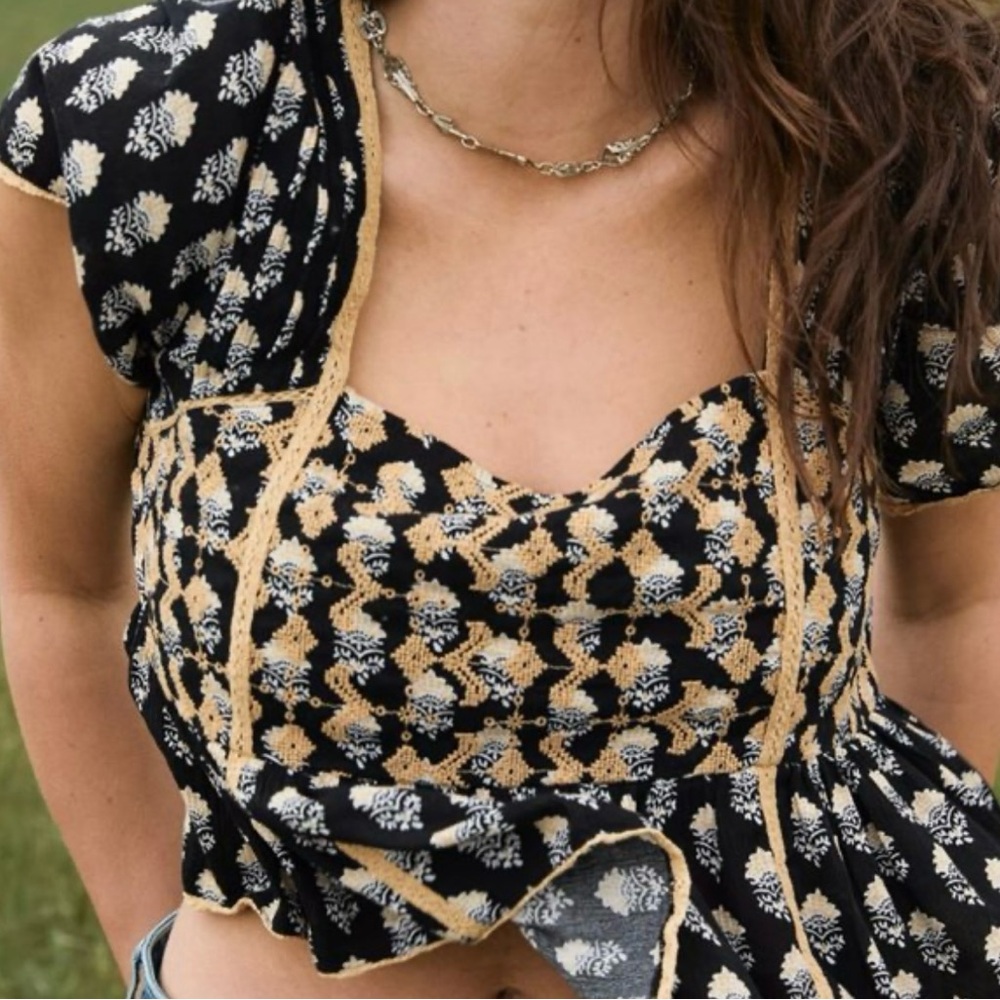 American Eagle Outfitters Black and Gold Blouse